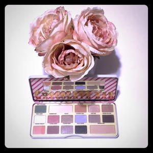 Indulge in this chocolate bar eyeshadow palette